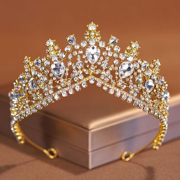 ювелирные украшения: Корона 👸 для девушек ♀️ и для женщин
любой размер 🏷️
под заказ