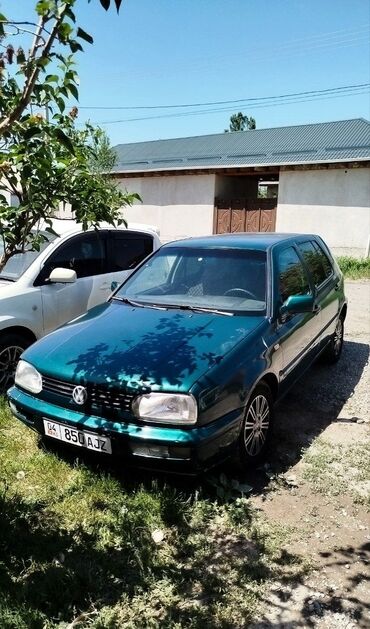 машина polo: Volkswagen Golf: 1997 г., 1.8 л, Механика, Бензин, Седан