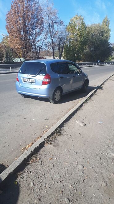 машина ист: Honda Jazz: 2003 г., 1.3 л, Механика, Бензин, Универсал