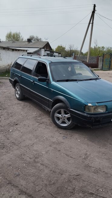 Volkswagen: Volkswagen Passat: 1990 г., 1.8 л, Механика, Бензин, Универсал
