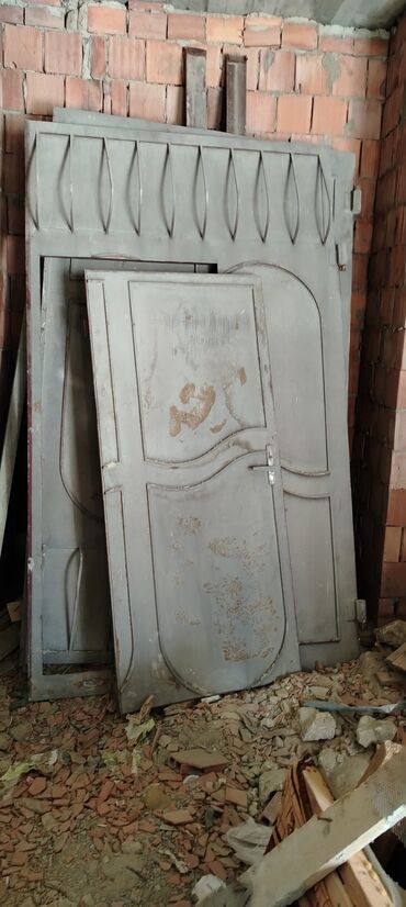 otag qapi: 2.50 uzunu 3 eni həyət darvazası satilir. Qalin list dəmiri 3 lükdür lalafo.az -da otag qapi: 2.50 uzunu 3 eni həyət darvazası satilir. Qalin list dəmiri 3 lükdür