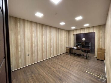 Ofislər: Nərimanov Metrosunnan əyaq ilə 5-dəqiqə məsafədə yol Kənarında 9 — 4