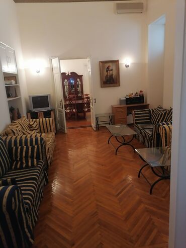 Günlük kirayə mənzillər: Manzil kirayrye verilir. icarisahar m/s yani seyx samil 8. 3 mertebeli