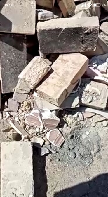 Digər tikinti materialları: Kamin kerpicleri 300 eded 1 ededi 1.50 AZN real aliciya endirim