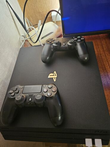 TV antenlər: Playstation 4 pro ideal vəziyyətdədir 1 ay bundan qabaq alınıb