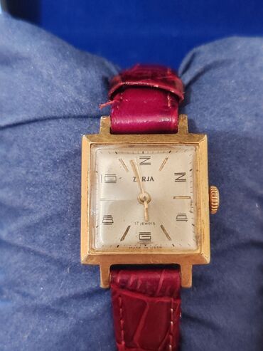 Əntiq saatlar: Zarya qadın saatı. SSSR də istehsal olunub. AU 10 korpusu qızıl tozuna