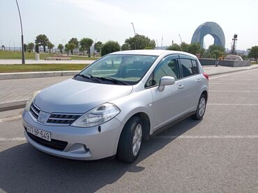 fiat 500 qiymeti: Nissan Tiida: 1.5 л | 2011 г. Хэтчбэк