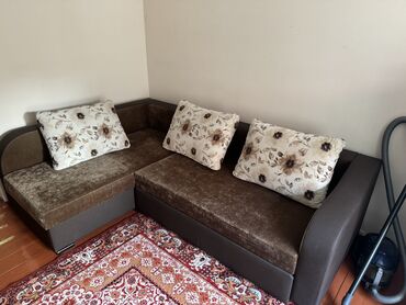 Другая мебель: Угловой диван-кровать от фирмы “Lina” сделан очень качественно и — 2