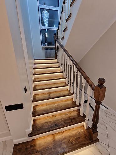 Деревянные лестницы: Деревянная лестница Для дома, Форма лестницы: Много-маршевая, Стиль: Классический — 5