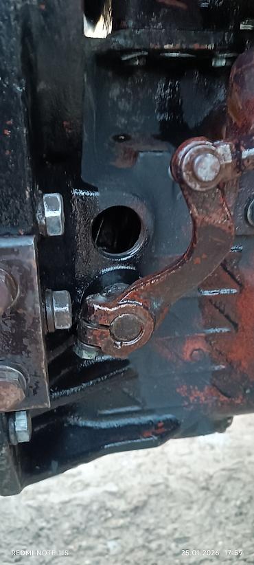 Traktorlar: Belarus MTZ traktoru - Güclü dörd silindrli dizel mühərrik - Ön və — 6