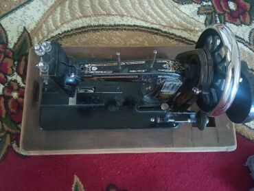 Qədim tikiş maşınları: ZİNGER birinci buraxilişdi .nenemin nenesinden qalmadır tam — 2