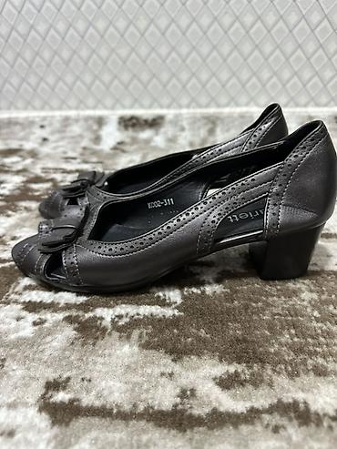 Krasofkalar və idman ayaqqabıları: Maştağadadır Çox az istifadə olunub İçində tam təzəsi də var — 24