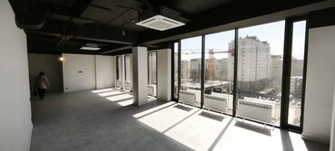 продаю в связи переездом: Ижарага берем Офистик, 105 кв. м, Бизнес борборунда, Өзүнчө санитардык түйүнү менен