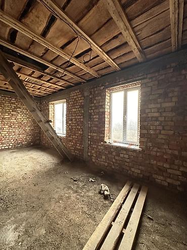 Продажа коттеджей и домов: 📍 В Романовке от трассы 150 м продается 2-х уровневый дом на участке 5 — 7