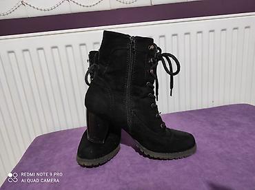 jordan helanke: Crne cizmice velicina 39, duzina gazista 25, visina stikle 6 cm — 4