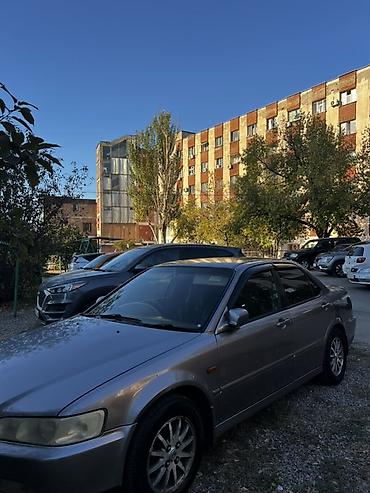 кондиционео: Honda Accord: 2001 г., 1.8 л, Автомат, Бензин, Седан — 6