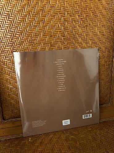 bil: Məhsul: Billie Eilish – “Happier Than Ever” vinil LP Format və — 2