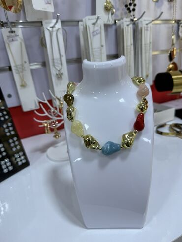 Bijuteriya dəstləri: Qadın bəzək aksesuarları – geniş seçim Məhsullar: - Qızılı tonlarda — 97