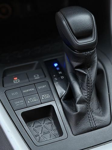 Toyota: Toyota RAV4: 2021 г., 2.5 л, Автомат, Бензин, Кроссовер — 13