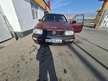 вента авто: Volkswagen Vento: 1992 г., 1.8 л, Механика, Бензин, Седан — 2