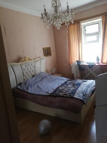 Otaqların satışı: Ev satılır Təsvir:4/4 balkonlar baglidi cəmi bir qonşu var - Yataq — 4