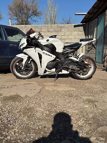 Транспорт: Honda CBR1000RR Fireblade, спортивный мотоцикл литрового класса — 7