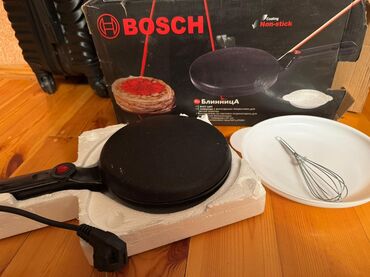 peraşki bişirən aparat: Bu, BOSCH markalı, yapışmayan səthli elektrikli krepa bişirən