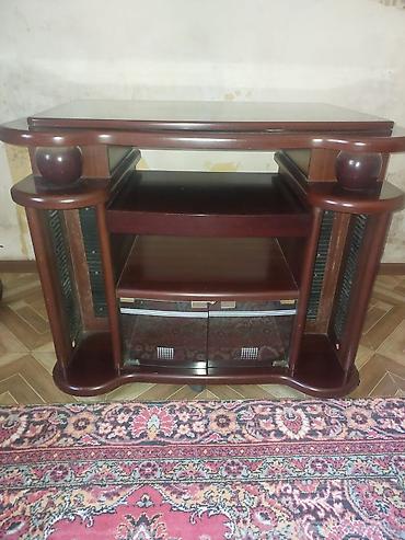 divan dəst: Klassik qonaq otağı mebelləri komplekti - TV altlığı 120 : Tünd ağac — 1
