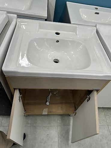 standing mirror: Тумба с умывальником для ванной - Комплект: керамический умывальник — 2