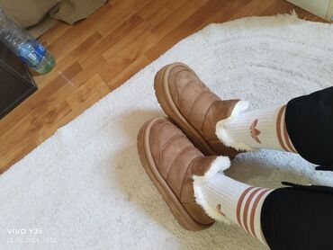 uk brojevi obuce: Ugg mini čizme, bоја - Bež, 37