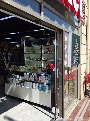 parfüm vitrini: ALIFZADE PARFUME – ətir və aksesuar vitrini Məhsul çeşidi: - — 5