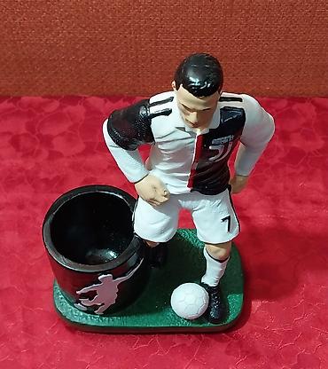 Корзины для ручек: Ronaldo fiqur qələmqabı Juventus 7 nömrə Dizayn: Juventus formasında 7 — 9