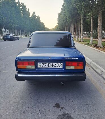 ваза напольная стеклянная высокая без узора: VAZ (LADA) 2107: 1.6 l | 2002 il 8917 km Sedan