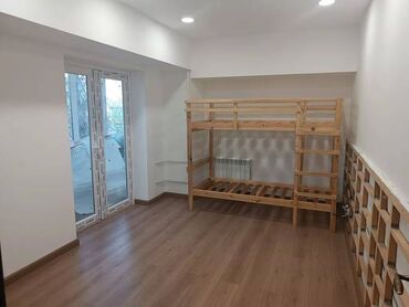 Продажа квартир: 3 комнаты, 91 м², 2 этаж