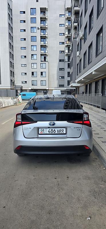 es гибрид: Toyota Prius: 2019 г., 1.8 л, Гибрид, Лифтбек — 2