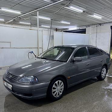 i 8: Toyota Avensis: 2002 г., 1.8 л, Автомат, Бензин, Лифтбек — 2