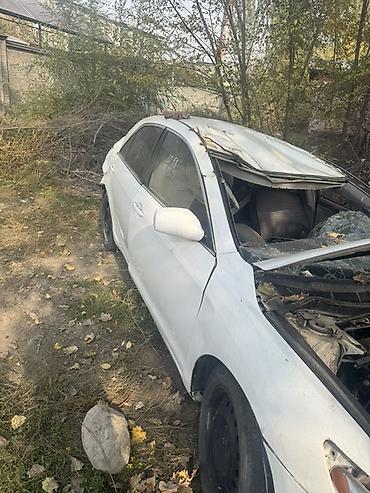 211 2 7: Toyota Camry, белый седан, под разбор или восстановление. Автомобиль — 4