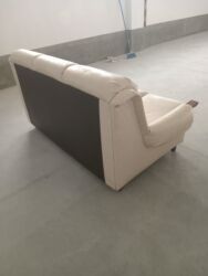 Ugaone garniture: Garnitura od eko koze u krem boji,u super stanju,jedina mana su na lalafo.rs — 7 Ugaone garniture: Garnitura od eko koze u krem boji,u super stanju,jedina mana su — 7