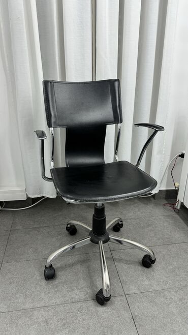 roda stolice: Bоја - Crna, Upotrebljenо