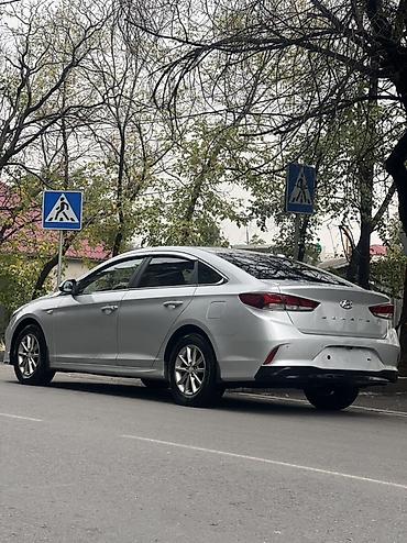 Продажа авто: Hyundai Sonata: 2021 г., 2 л, Автомат, Бензин, Седан — 3