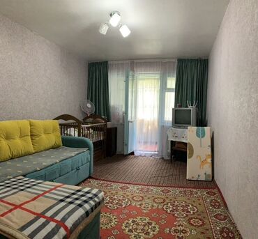 квартира за 6000: 1 комната, 32 м², 104 серия, 3 этаж