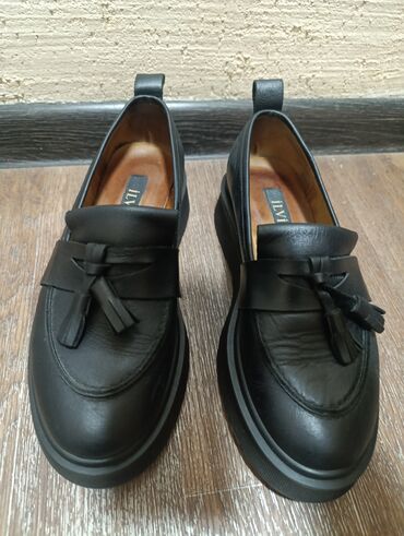 обувь на девочку: Туфли 38, цвет - Черный