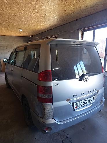 31 10 5 15: Toyota Noah: 2003 г., Минивэн — 3