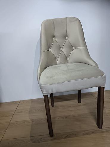 Stolice: Barska/klupska tapacirana stolica – elegantan model sa proštepom i — 13