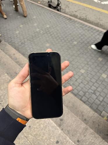 iphone se4: IPhone 16 Pro, 256 GB, Desert Titanium, Face ID — 7