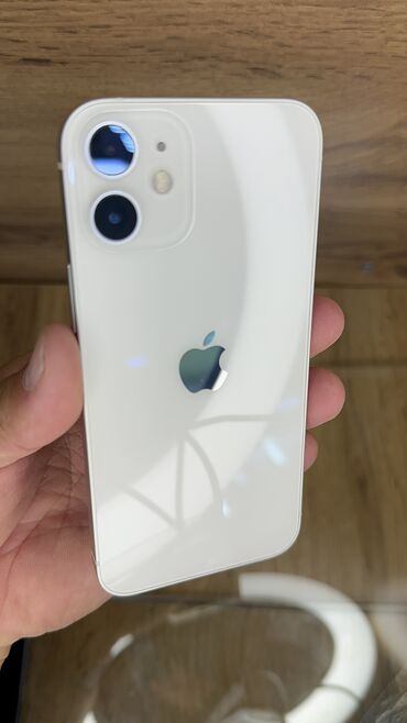 Apple iPhone: IPhone 12 mini, Б/у, 128 ГБ, Белый, Защитное стекло, Чехол, 78 %
