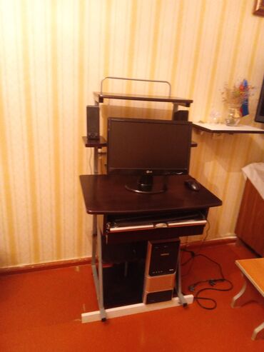 sistem bloku satilir: Masaüstü kompyuter bütün detalları ilə satılır. Qiymət 110 manatdır
