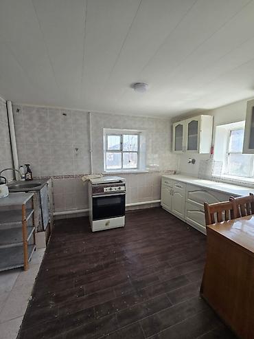 Продажа коттеджей и домов: Продаётся дом 🏠 Район Баят 115 квкирпич,3,5 сот по гос акту 5 по — 7