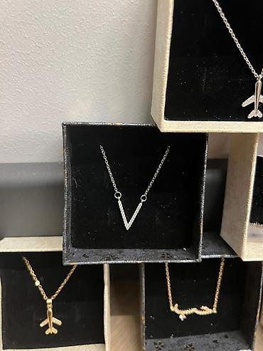 Наборы украшений: Набор украшений: браслеты и подвески. цена 350 за цепочки И — 14