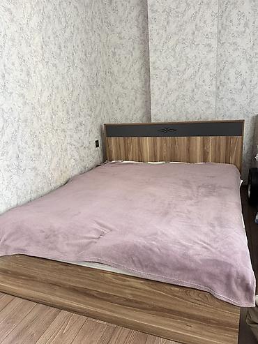 İki nəfərlik taxta çarpayı - Ölçü: təxminən king-size/queen ölçülü lalafo.az -da İki nəfərlik taxta çarpayı - Ölçü: təxminən king-size/queen ölçülü